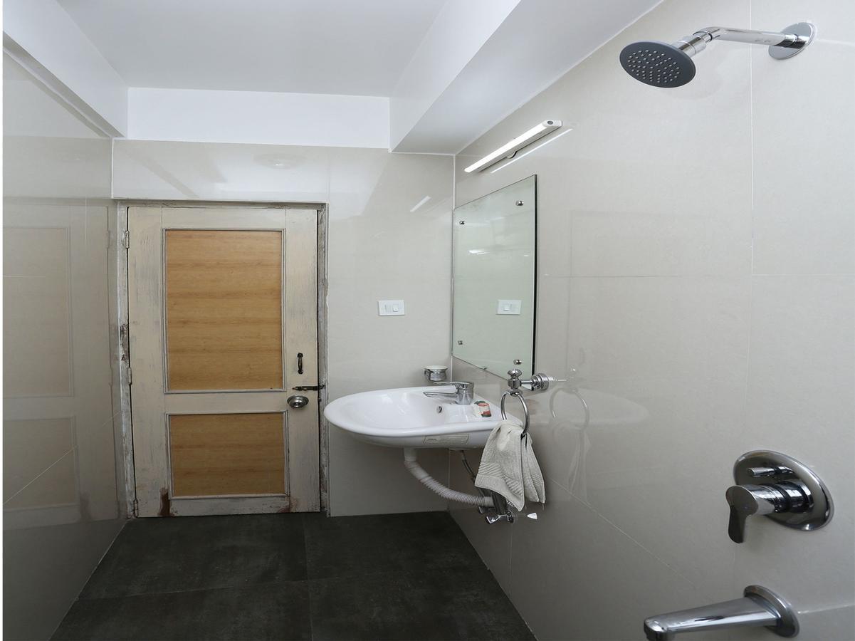Hotel Amrit Regency Guwahati Luaran gambar